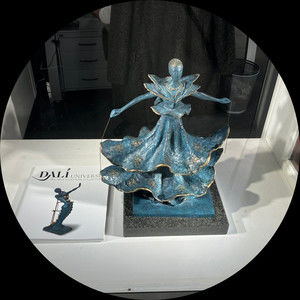 Meet your Posher, Roana